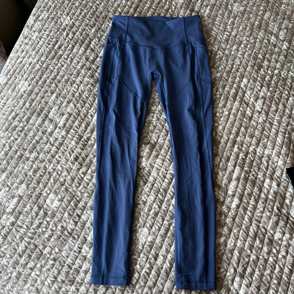Lululemon All The Right Places Size 8